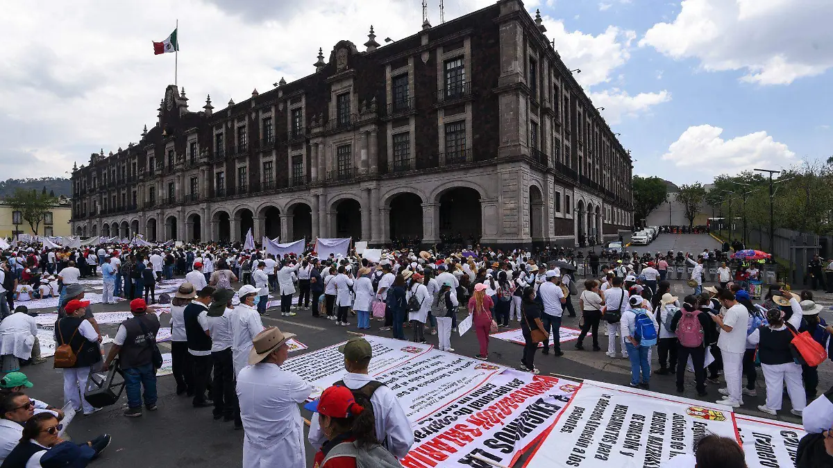 984423_Protestan trabajadores de Salud en Toluca_web